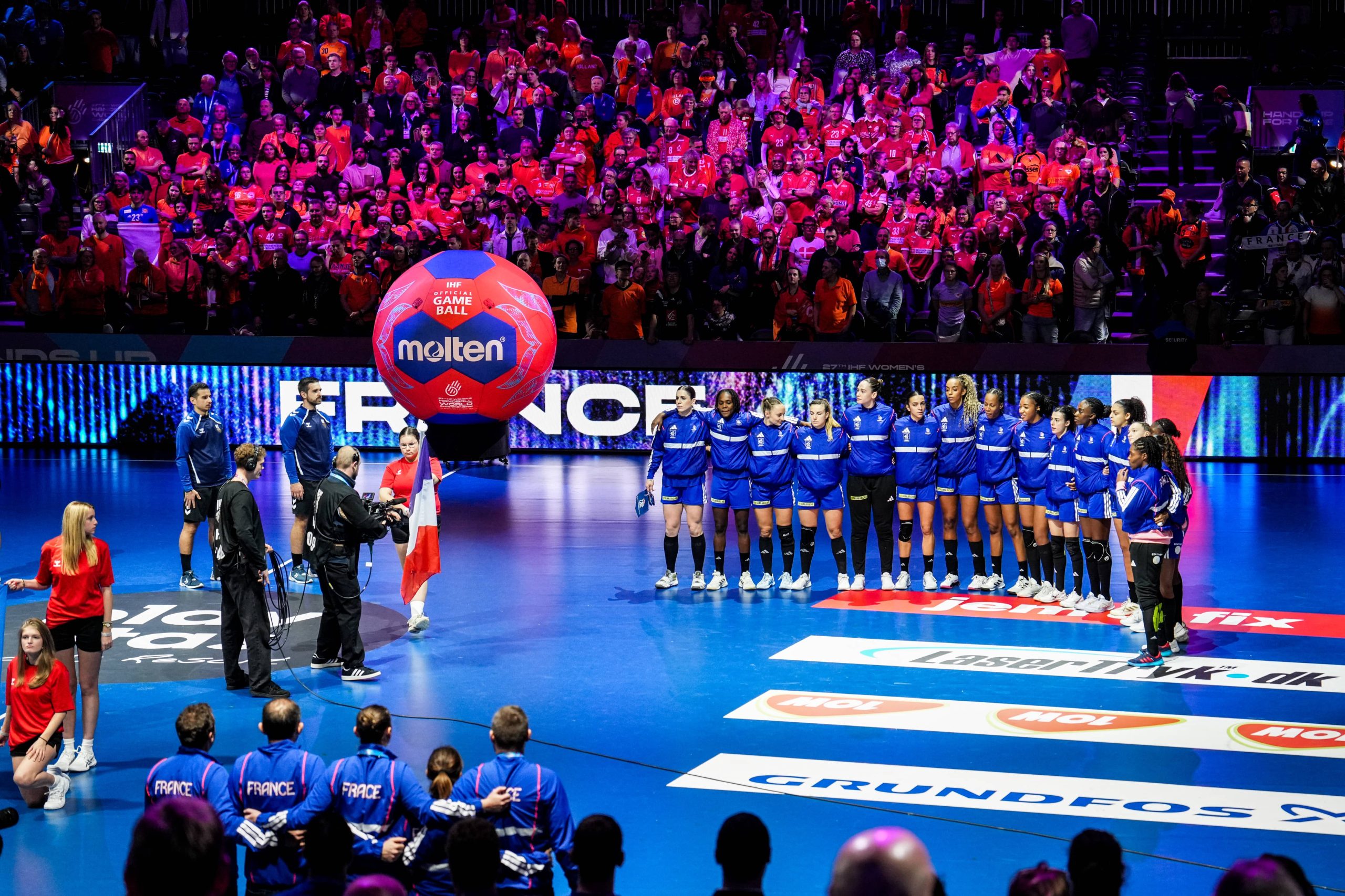 https://www.ffhandball.fr/wp-content/uploads/2025/12/match_-_danemark_-_france_-_main_round_-_10_12_25_-_edf_f_-_ffhandball_-_brool_video-277-scaled.jpg