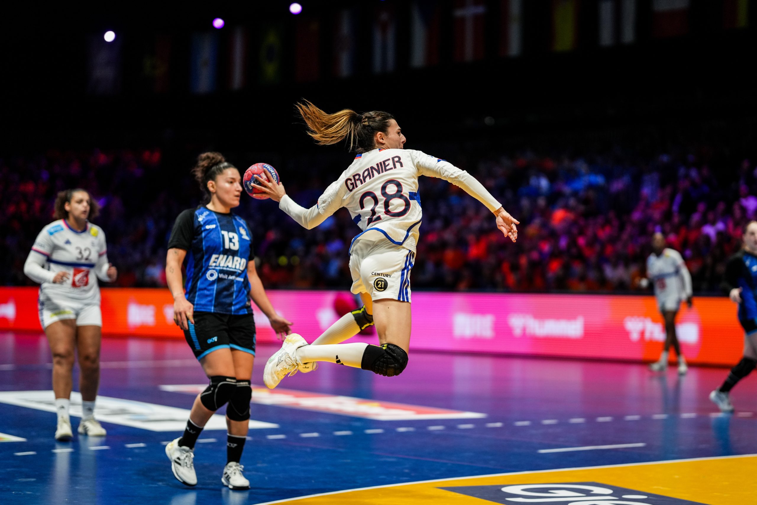 https://www.ffhandball.fr/wp-content/uploads/2025/12/match_-_france_-_argentine_-_main_round_-_6_12_25_-_edf_f_-_ffhandball_-_brool_video-148-scaled.jpg