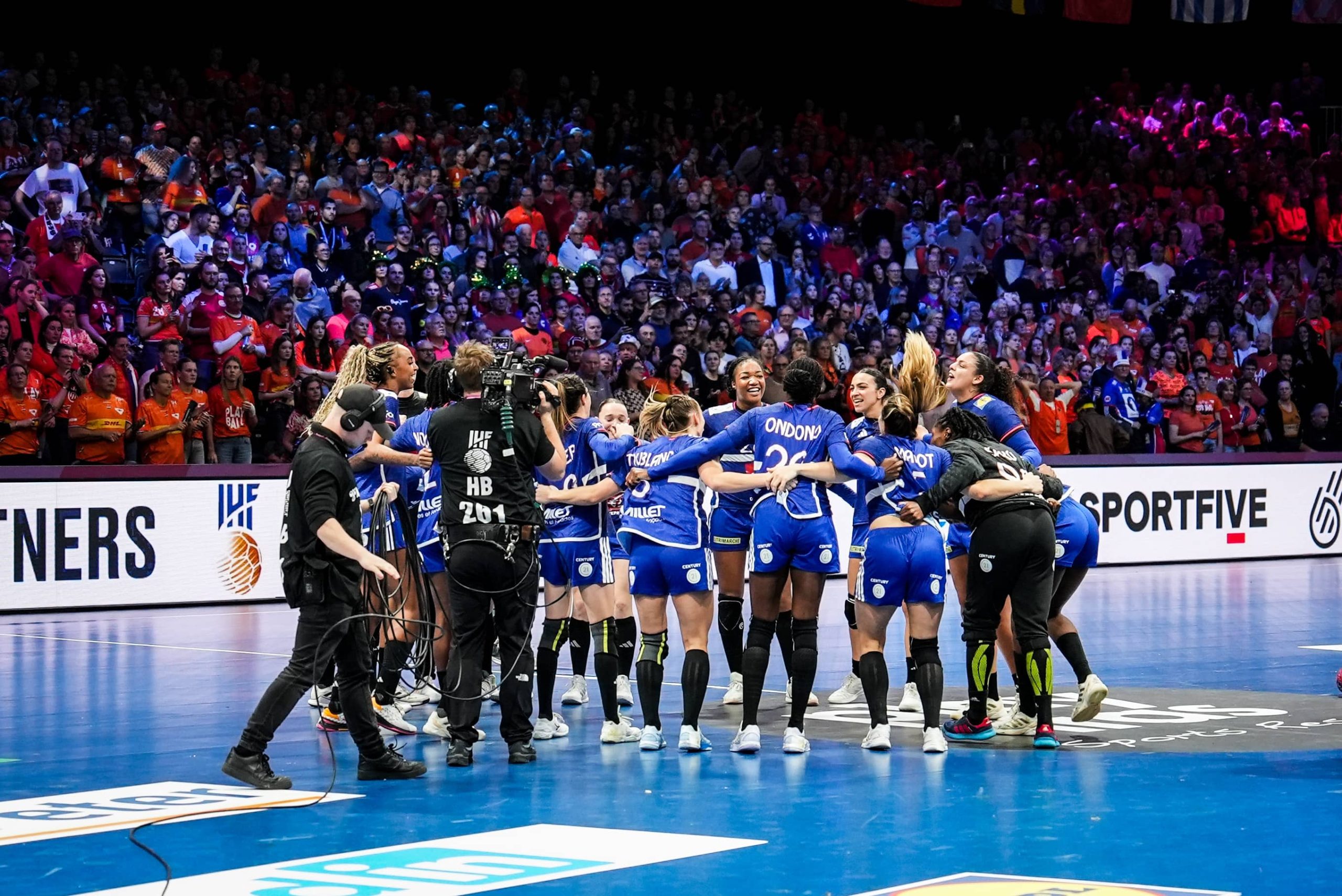 https://www.ffhandball.fr/wp-content/uploads/2025/12/match_-_france_-_pays-bas-_petite_finale_-_14_12_25_-_edf_f_-_ffhandball_-_brool_video-156-scaled.jpg
